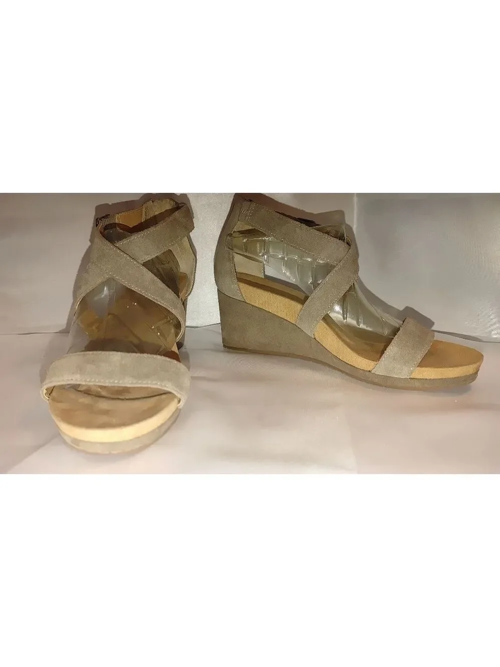 Lucky Brand Kenadee Suede Wedge Sandal Size 8M